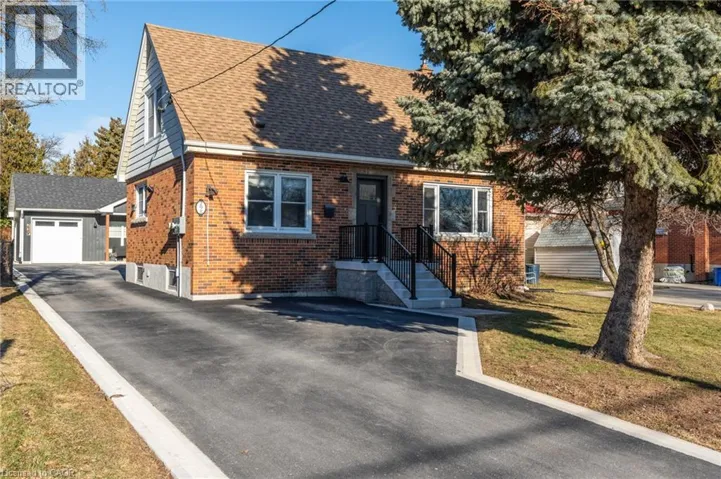 298 EAST 36TH Street, Hamilton, Ontario L8V3Z8