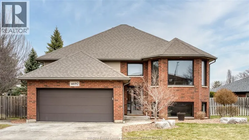 4692 SHADETREE CRESCENT, Windsor, Ontario N9G2V1