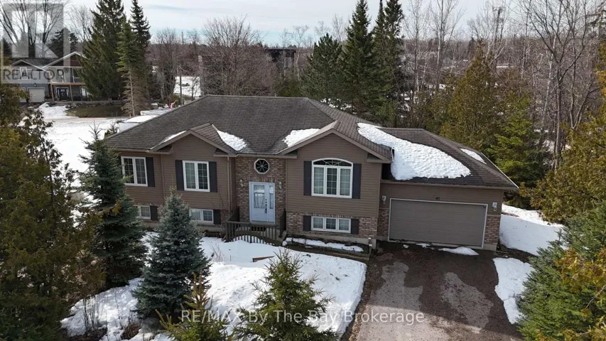 45 WILLIAM AVENUE, Wasaga Beach, Ontario L9Z2X3