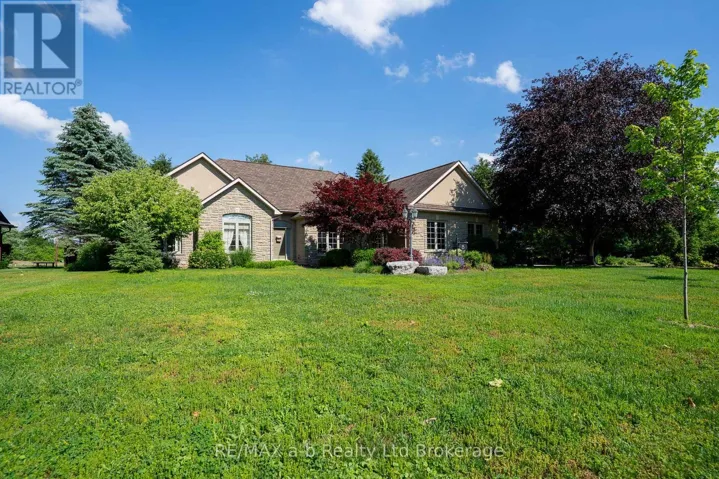 15 OTTERVIEW DRIVE, Norwich (Otterville), Ontario N0J1R0