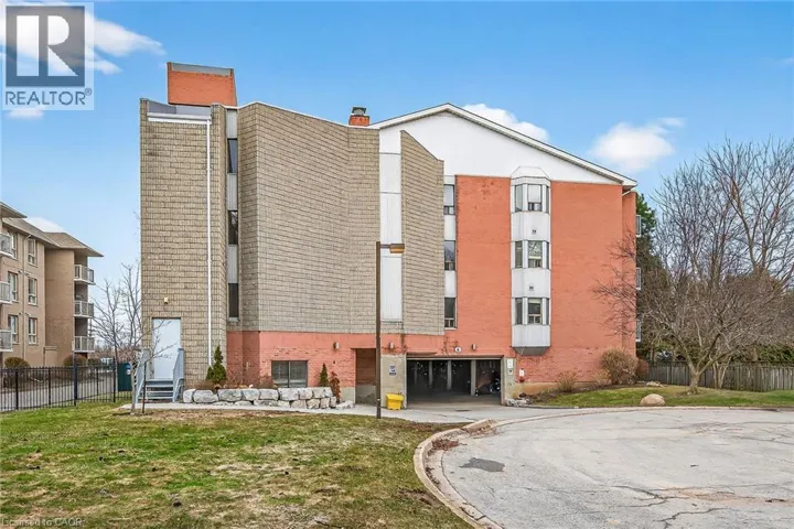 6 NIAGARA Street Unit# 208, Grimsby, Ontario L3M5A4