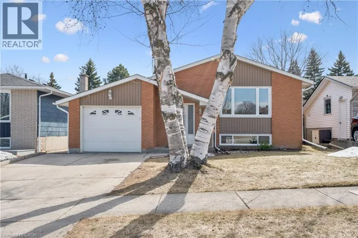 27 GRAYWOOD Court, Kitchener, Ontario N2E1W2