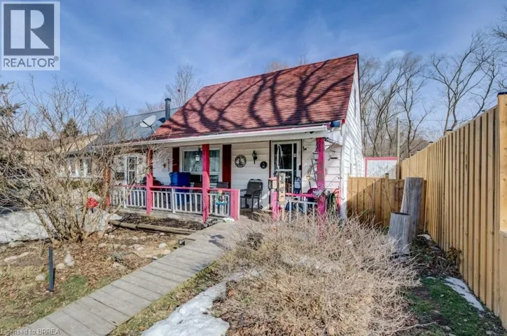 38 SANDERSON Street, Brantford, Ontario N3S2V2