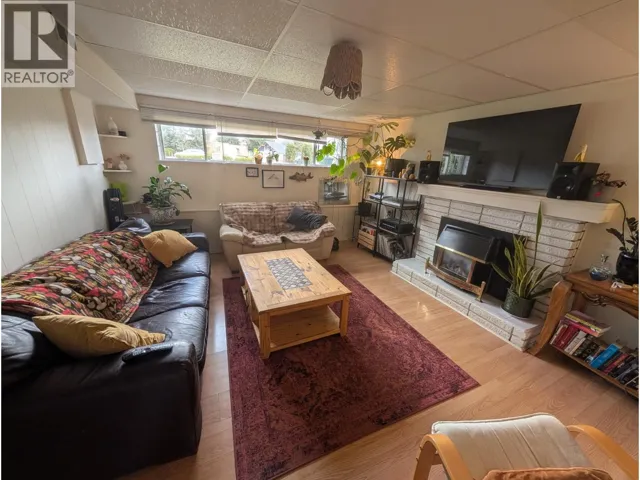 B 2246 FRASER, Port Coquitlam, British Columbia V3B1N9