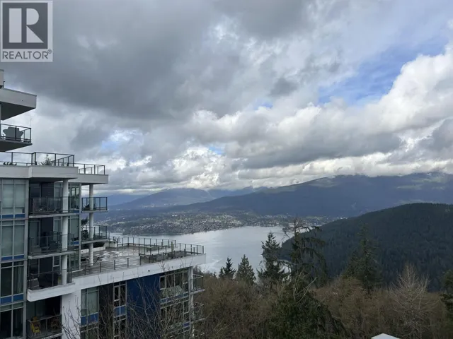 11xx 9060 UNIVERSITY CRESCENT, Burnaby, British Columbia V5A0E1