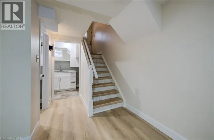 158 HICKSON Drive, Kitchener, Ontario N2B2H9