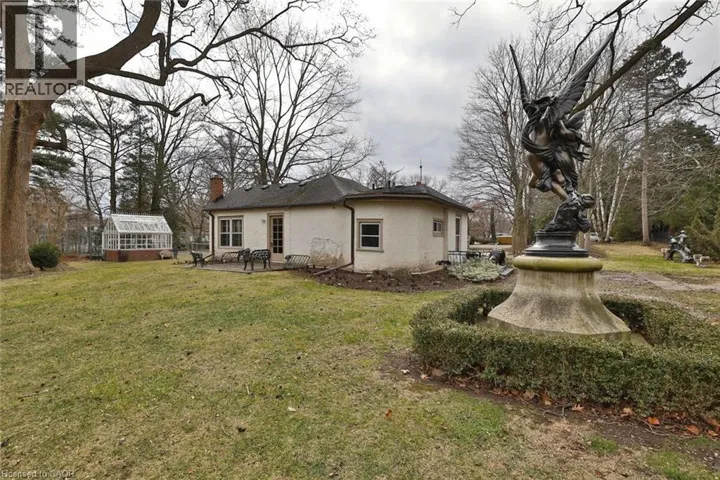 243 SHOREACRES Road Unit# Cottage, Burlington, Ontario L7L2H3