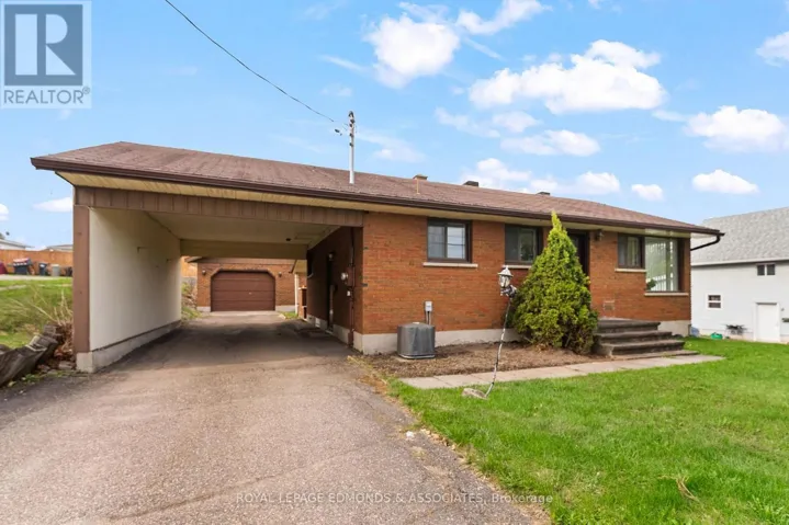 90 DEACON STREET, Pembroke, Ontario K8A2J4