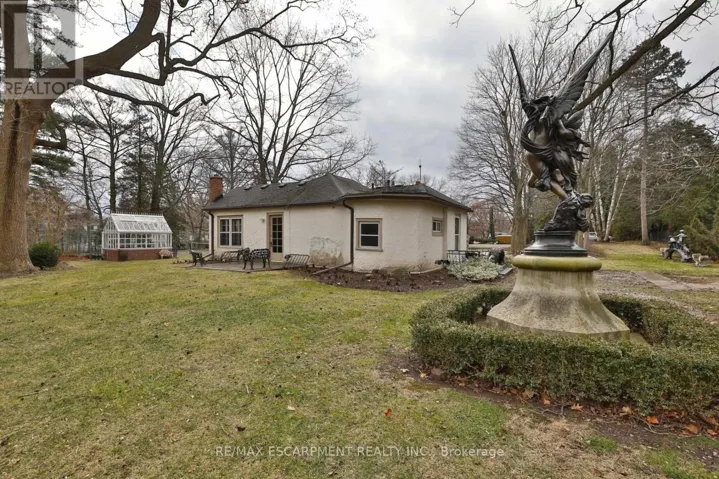 COTTAGE - 243 SHOREACRES ROAD, Burlington (Shoreacres), Ontario L7L2H3