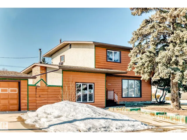 9328 168 ST NW, Edmonton, Alberta T5R2W3