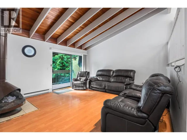 2690 KINGSFORD AVENUE, Burnaby, British Columbia V5B4L6