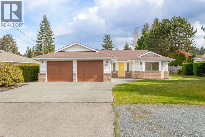 700 Arbutus St, Qualicum Beach, British Columbia V9K1K4