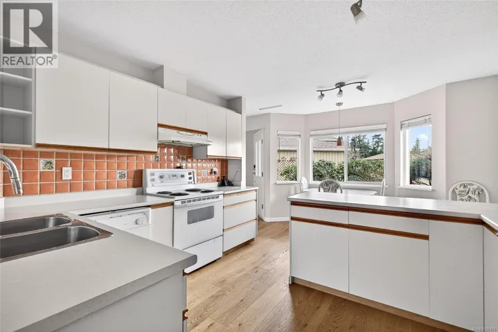 8 130 Corbett Rd, Salt Spring, British Columbia V8K1T2