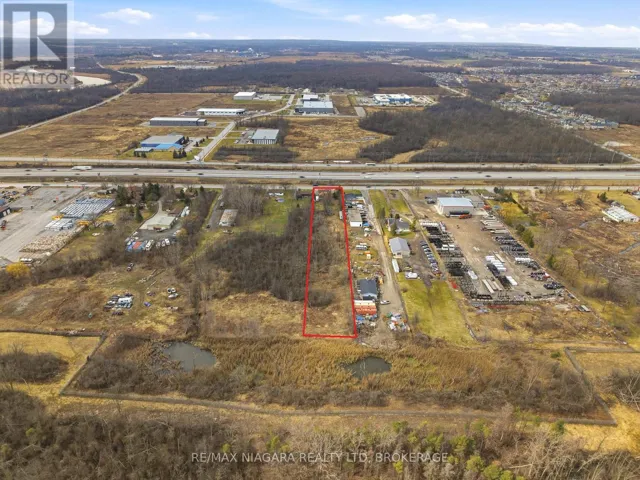 8356 OAKWOOD DRIVE, Niagara Falls (Marineland), Ontario L2E6S5