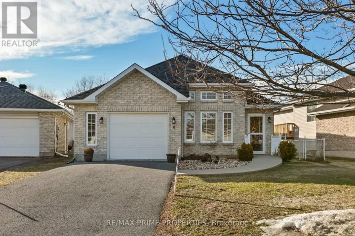 5 GAIL ELIZABETH COURT, Cornwall, Ontario K6H0A7