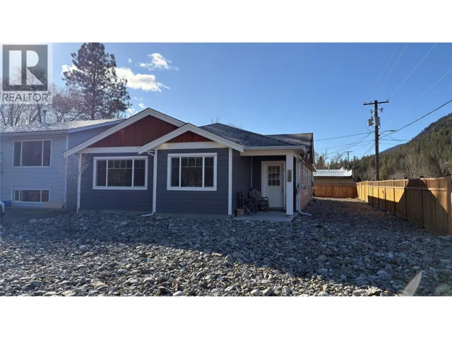 594 Sixth Avenue, Midway, British Columbia V0H1M0