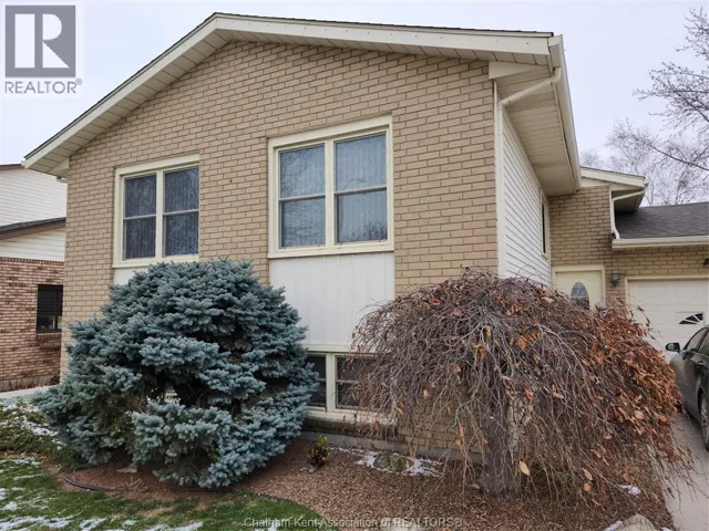 15 MONARCH DRIVE, Chatham, Ontario N7L5G6