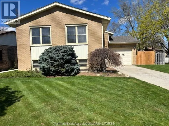 15 MONARCH DRIVE, Chatham, Ontario N7L5G6