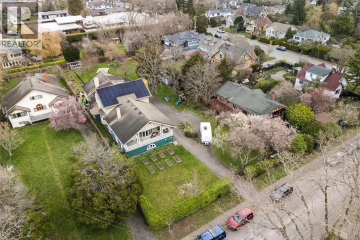 2130 Central Ave, Oak Bay, British Columbia V8S2R3