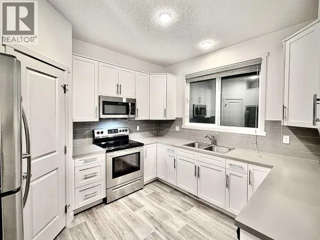 189 Carringvue Way NW, Calgary, Alberta T3P1K6