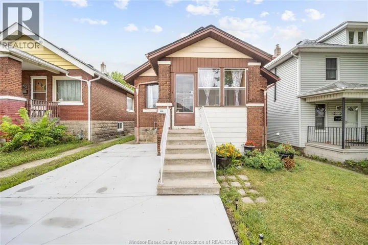 686 MCKAY AVENUE, Windsor, Ontario N9B2A1