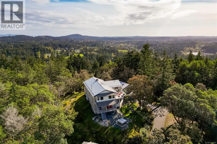 4801 Excelsior Rd, Saanich, British Columbia V9E2E5
