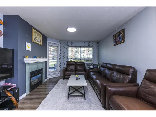 118 8068 120A STREET, Surrey, British Columbia V3W3P3