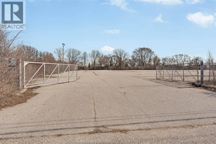 3350 Devon DRIVE, Windsor, Ontario N8X4L4