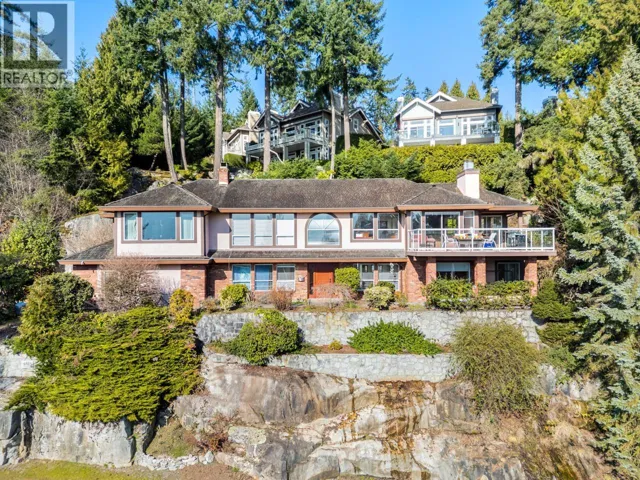 4815 HEADLAND CLOSE, West Vancouver, British Columbia V7W3C2
