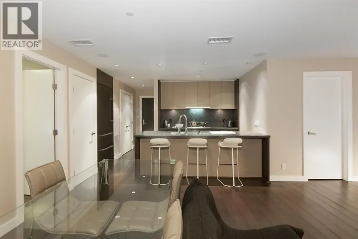 3902 1372 SEYMOUR STREET, Vancouver, British Columbia V6B3P3