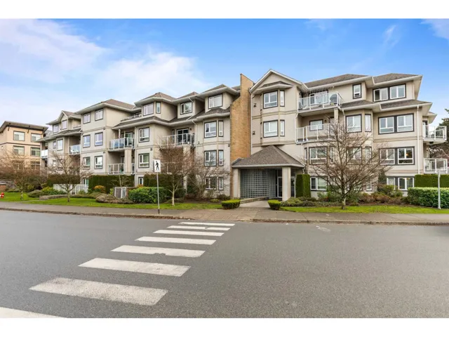411 8142 120A STREET, Surrey, British Columbia V3W0N1