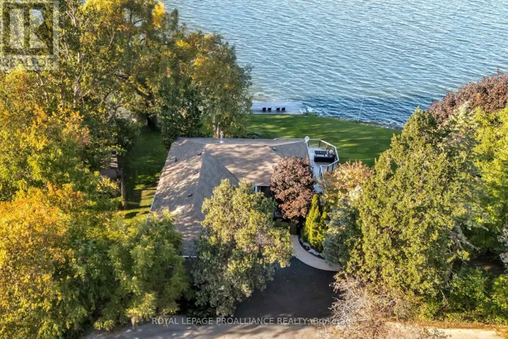 39 EASTERN AVENUE, Prince Edward County (Ameliasburg Ward), Ontario K8N4Z1