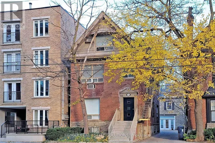 93 SPADINA ROAD, Toronto (Annex), Ontario M5R2T1