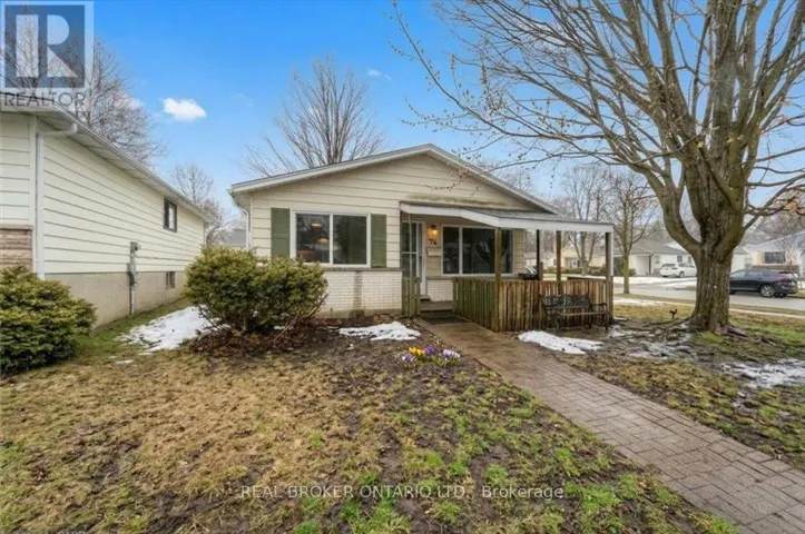 74 HELENE CRESCENT, Waterloo, Ontario N2L5E5