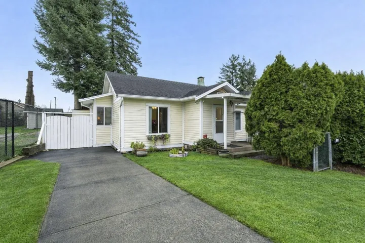 7566 DUNSMUIR STREET, Mission, British Columbia V2V4B4