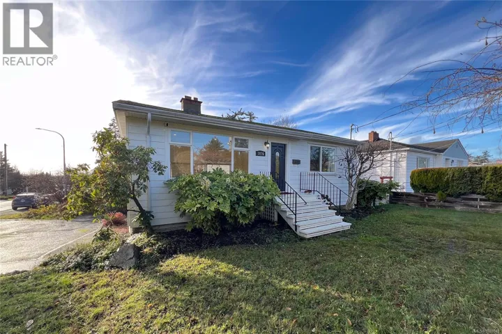 3876 Carey Rd, Saanich, British Columbia V8Z4C8