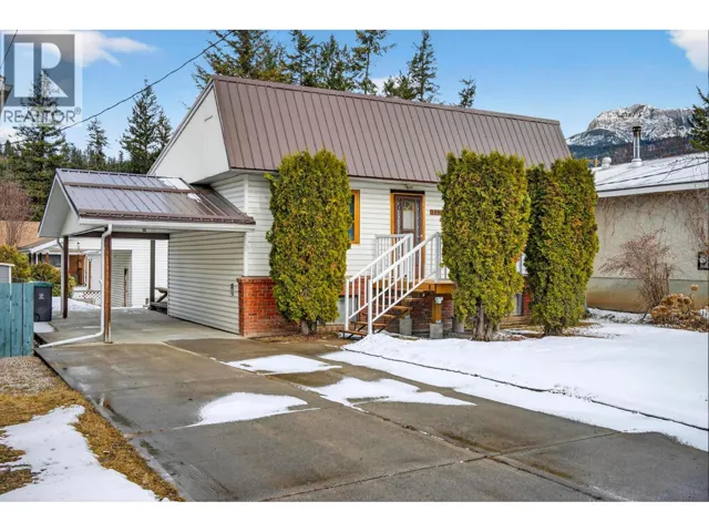 1221 11TH S Street, Golden, British Columbia V0A1H0