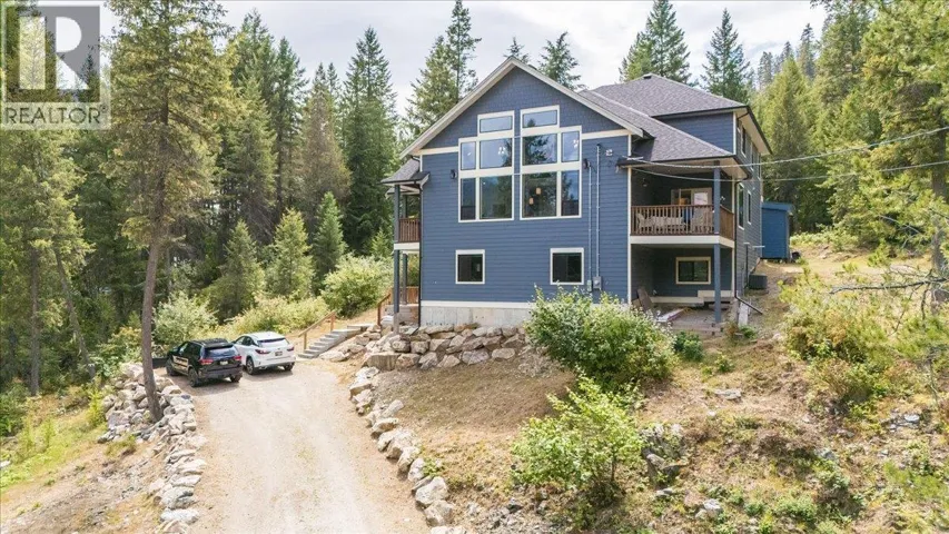 220 CHASE Road, Christina Lake, British Columbia V0H1E0