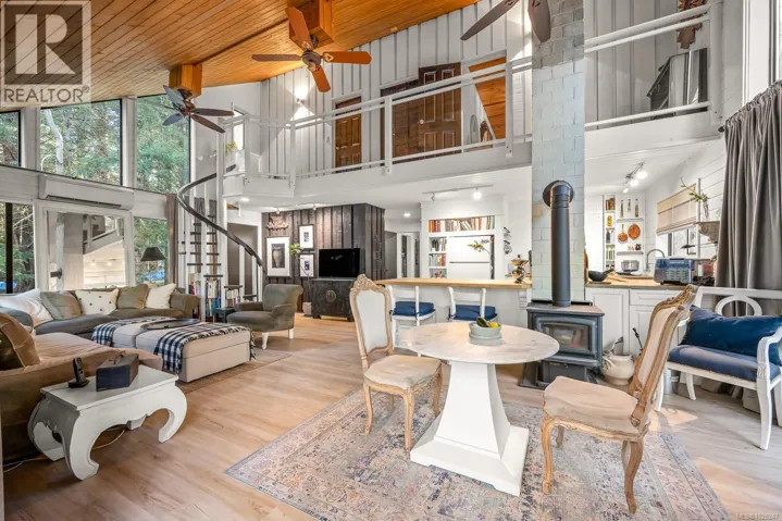 3480 Brigantine Cres, Hornby Island, British Columbia V0R1Z0