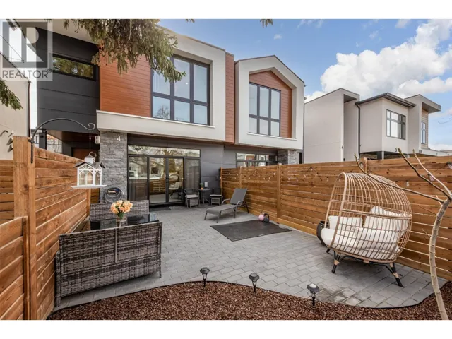 845 Lawson Avenue Unit# 4, Kelowna, British Columbia V1Y6S9