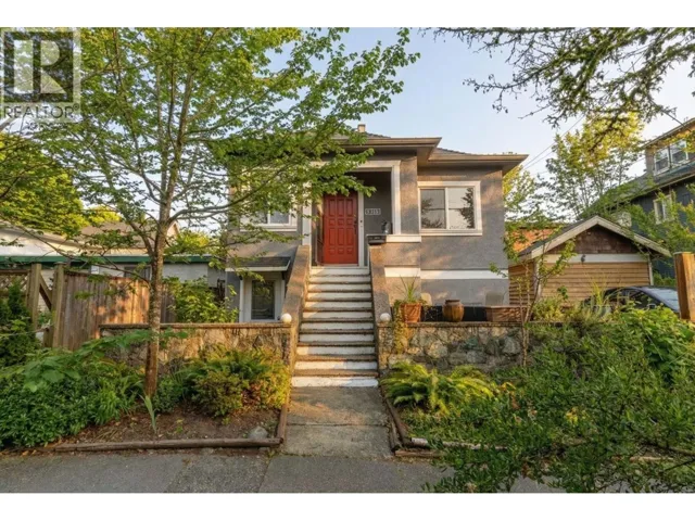 2156 E PENDER STREET, Vancouver, British Columbia V5L1X2