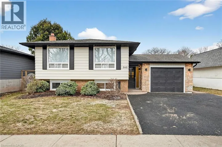 646 CUMBERLAND Avenue, Burlington, Ontario L7N2X5