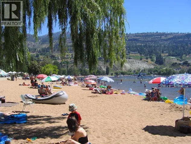 3011 SOUTH MAIN Street Unit# 101, Penticton, British Columbia V2A5J7