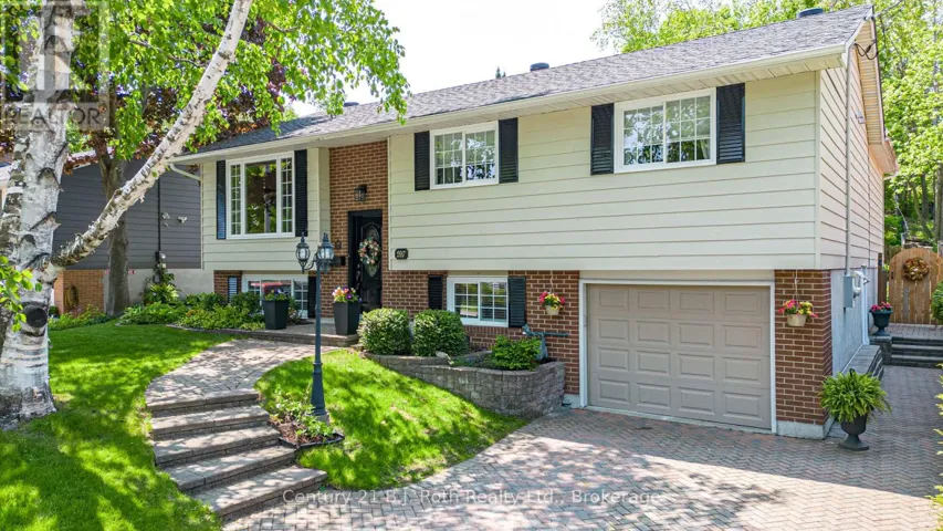 297 MATCHEDASH STREET N, Orillia, Ontario L3V4W1