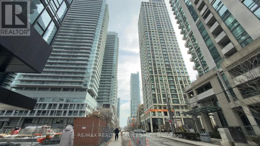 2710 S - 110 BROADWAY AVENUE, Toronto (Mount Pleasant West), Ontario M4P1V7