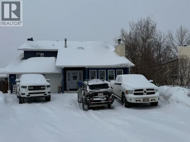 185 Oaks Bay, Fort McMurray, Alberta T9K1P9