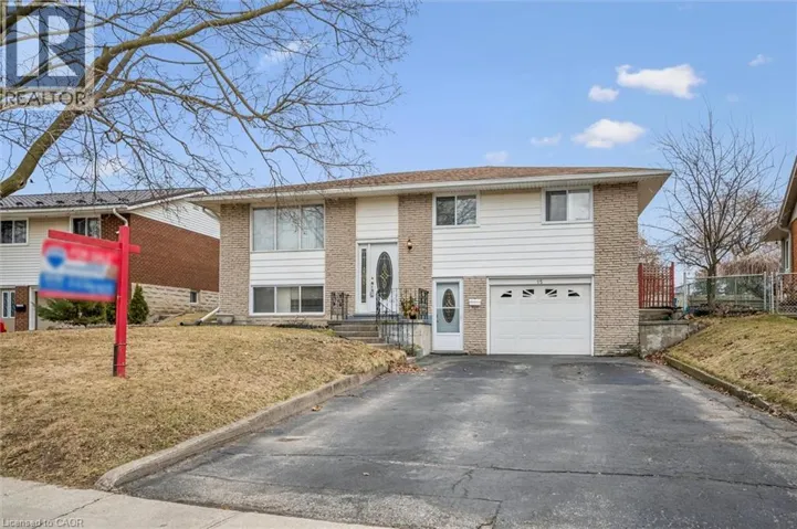 15 WEDGEWOOD Drive, Cambridge, Ontario N1S2A8