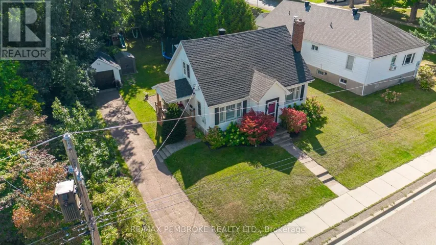 332 ESTHER STREET, Pembroke, Ontario K8A3C8