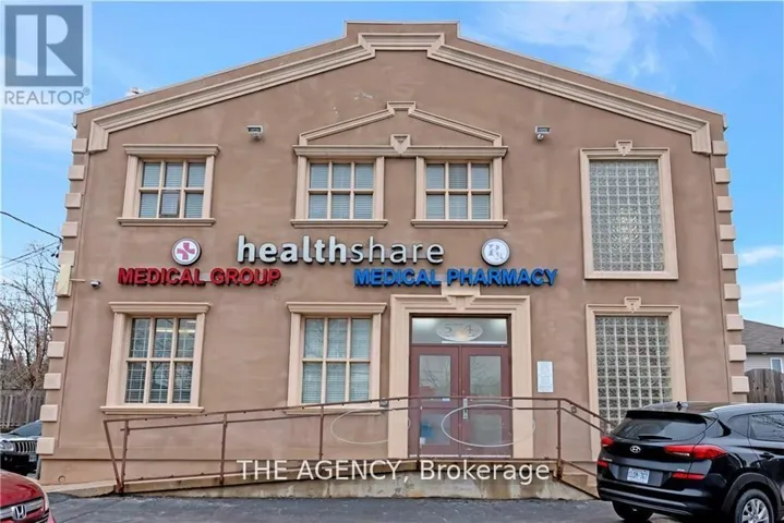 574 UPPER JAMES STREET, Hamilton (Southam), Ontario L9C2Y6