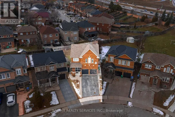 31 SEAHORSE AVENUE, Brampton (Madoc), Ontario L6V4N7